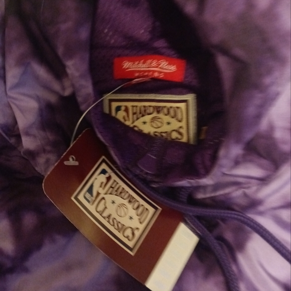 Lakers Mitchell and ness women jacket - Picture 2 of 4